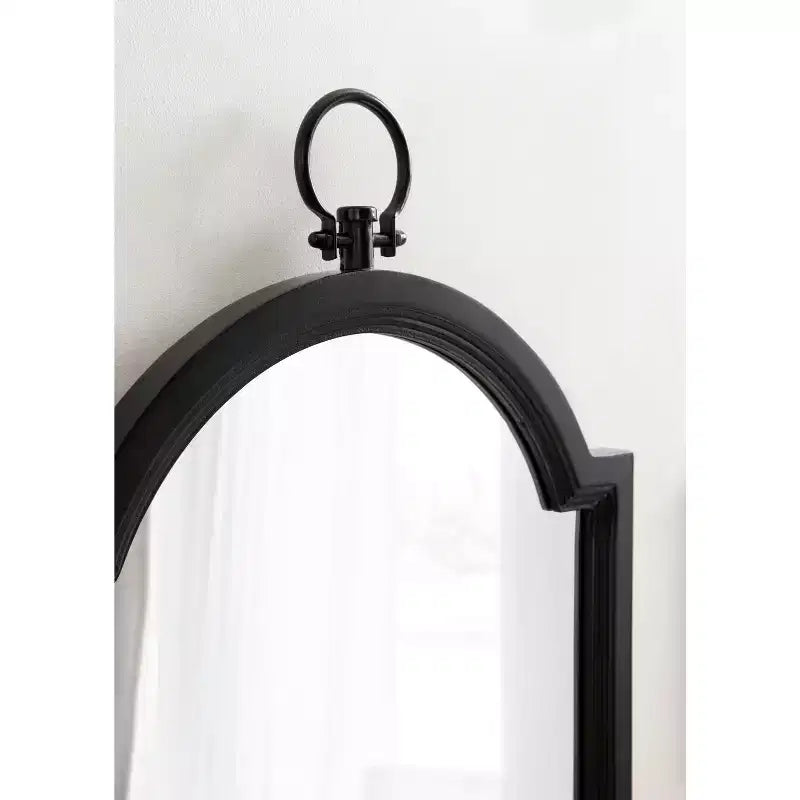 Specchio da parete Ohara Arch nero, 45,7x76,2 cm: Stile tradizionale, parte superiore arrotondata, montaggio a parete
