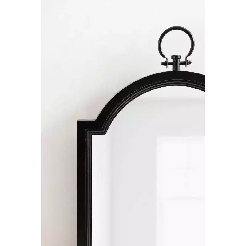 Specchio da parete Ohara Arch nero, 45,7x76,2 cm: Stile tradizionale, parte superiore arrotondata, montaggio a parete