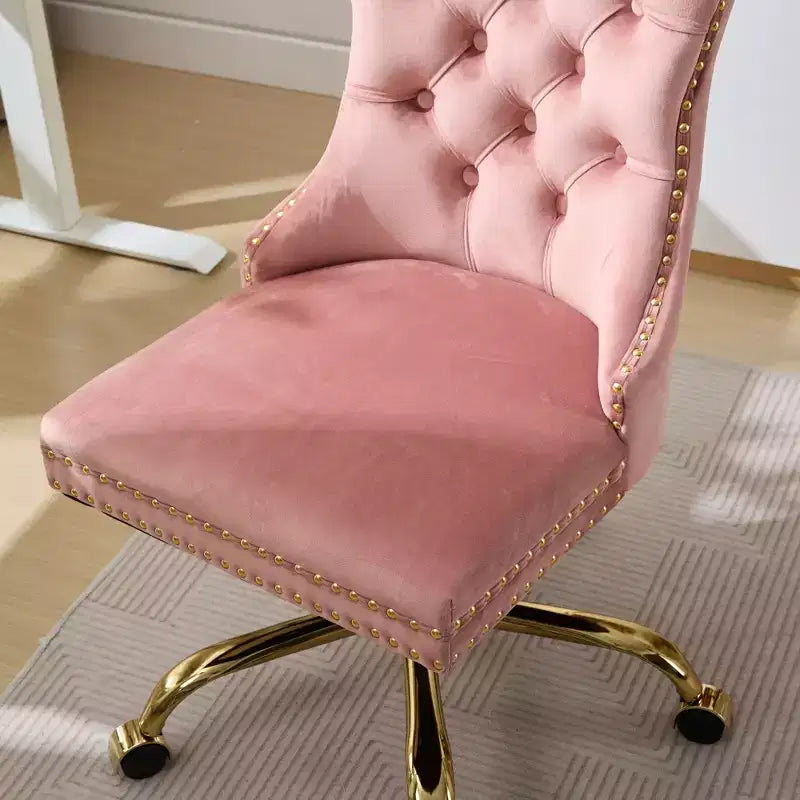 Sedia da scrivania regolabile, sedia da ufficio girevole, sedia da ufficio moderna in velluto imbottita con bottoni trapuntati e base in metallo dorato, rosa