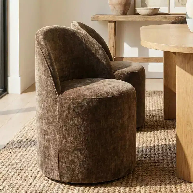 Set tavolo da pranzo per 6, tavolo ovale da 79" e sedie a botte senza braccioli in tessuto ciniglia con ruote, perfette per le cucine