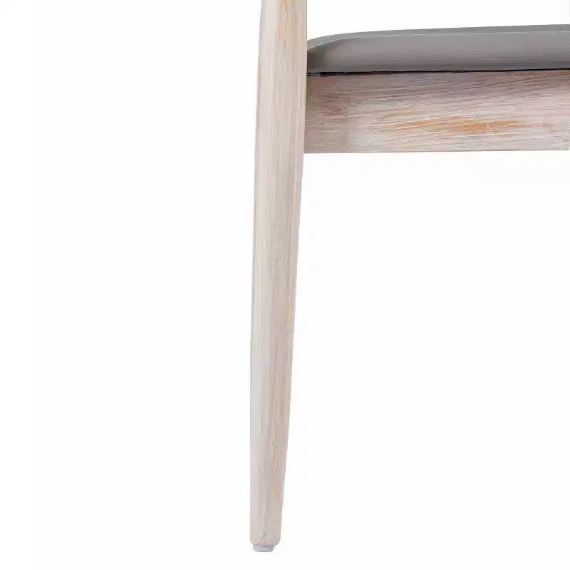 Sedia da pranzo Chester in legno massello di grado commerciale con schienale a doghe e sedile in vinile