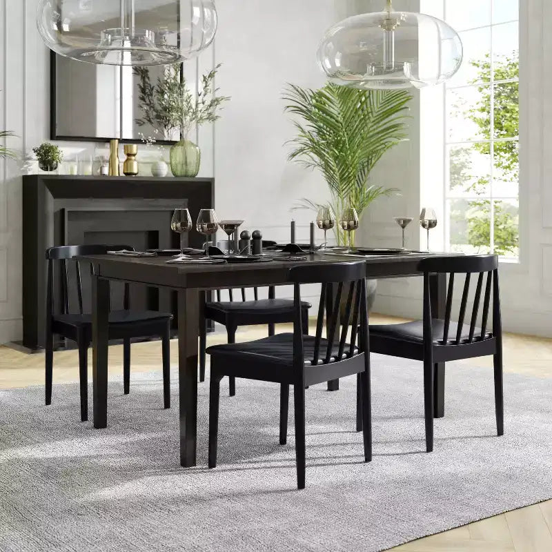 Sedia da pranzo Chester in legno massello di grado commerciale con schienale a doghe e sedile in vinile