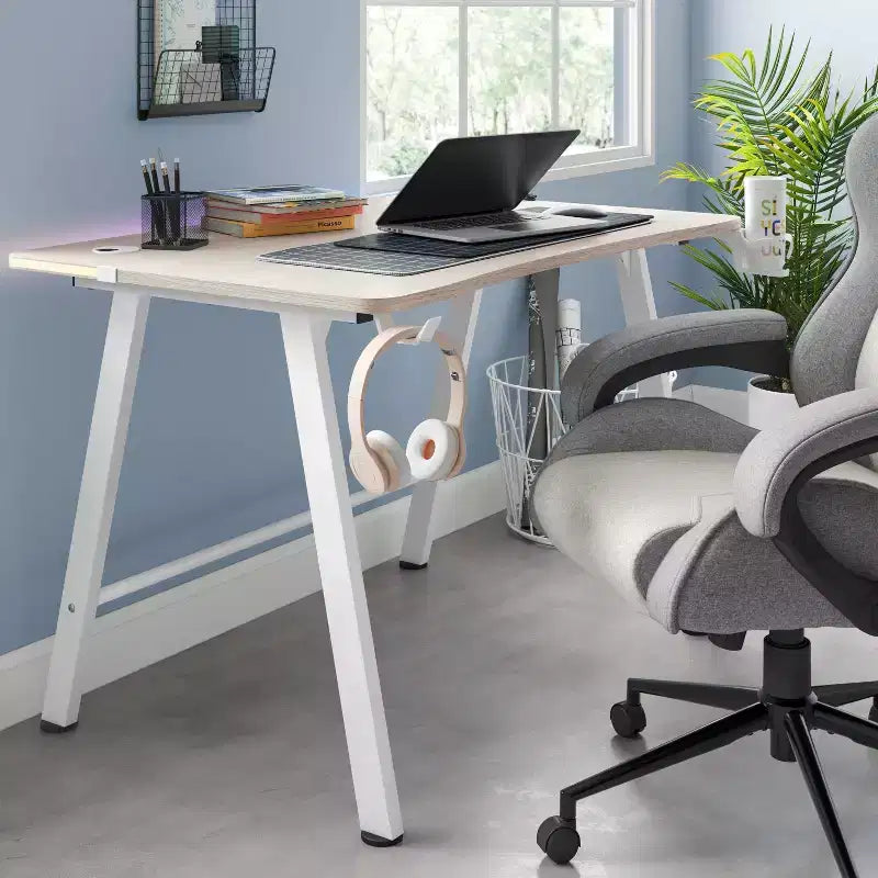 Scrivania da Gaming con Luci a LED e Supporto per Cuffie