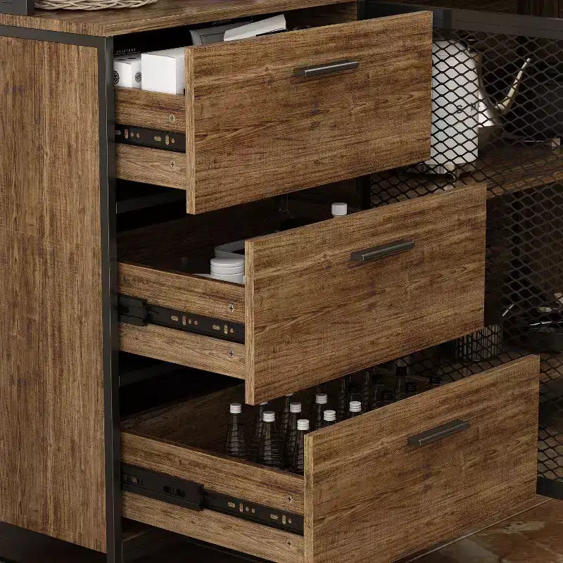 Credenza da cucina in legno con ante metalliche, 3 cassetti e ripiani, larghezza 150 cm, per sala da pranzo